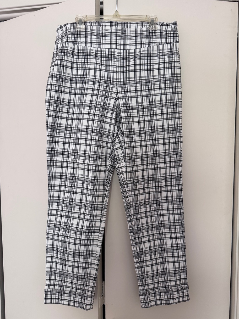 Women’s Black & White Plaid Cropped Pants